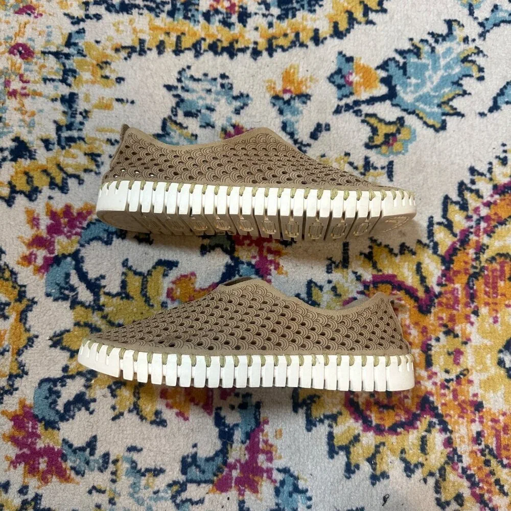 Ilse Jacobsen Tulip Slip On Shoes Latte Womens Size 39 Cushioned Comfort Neutral